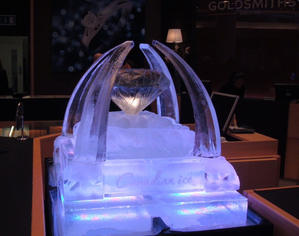 Canadian-Ice-Diamond-Sculpture-theicebox_com_-1024x809
