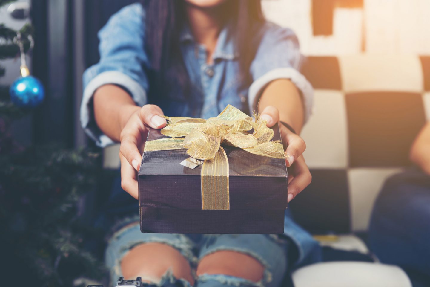 4 Reasons Why Jewelry Makes the Perfect Gift